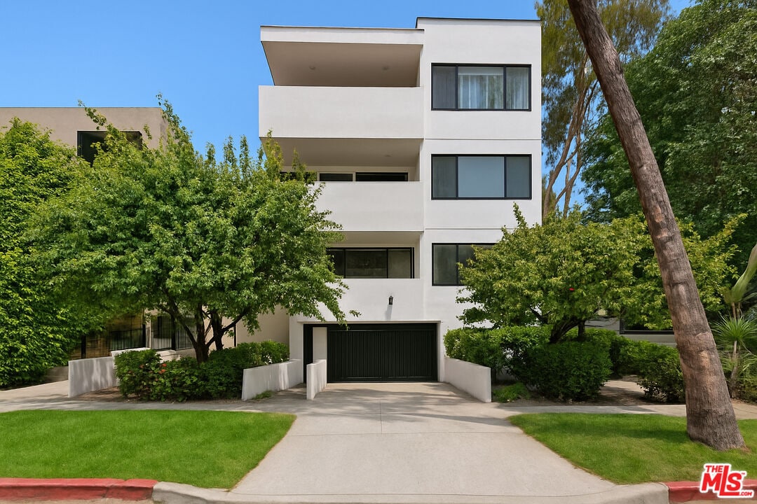 Primary Photo - 214 N Crescent Dr