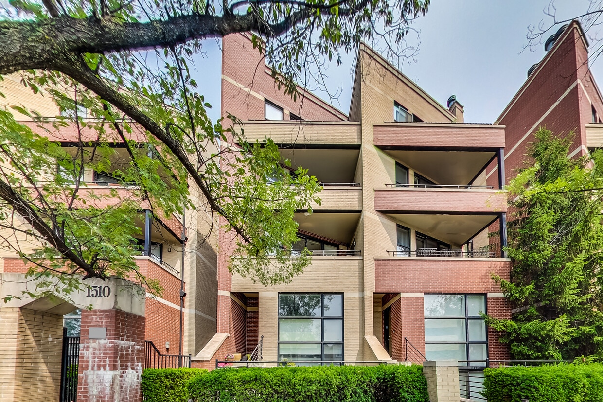 Primary Photo - 1510 W Grand Ave