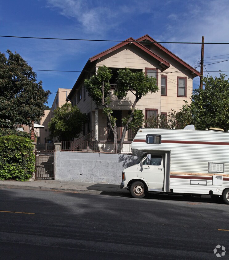 11191121 1/2 Alpine St, Los Angeles, CA 90012 Apartments in Los