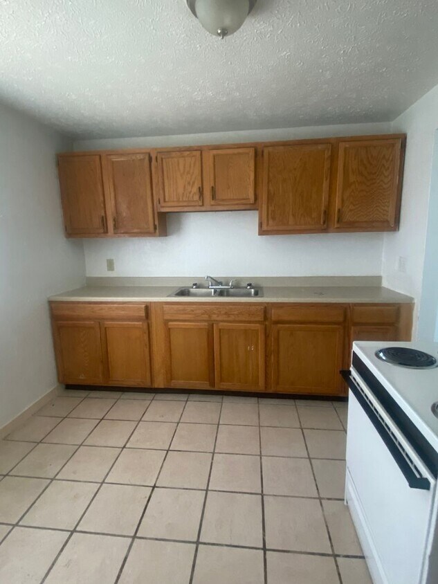 Primary Photo - Warrensville Heights 3 bedroom townhouse