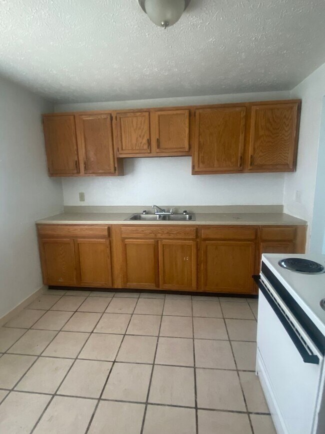 Foto del edificio - Warrensville Heights Townhome