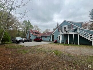 Building Photo - 64 Ballardvale St
