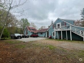 Building Photo - 64 Ballardvale St