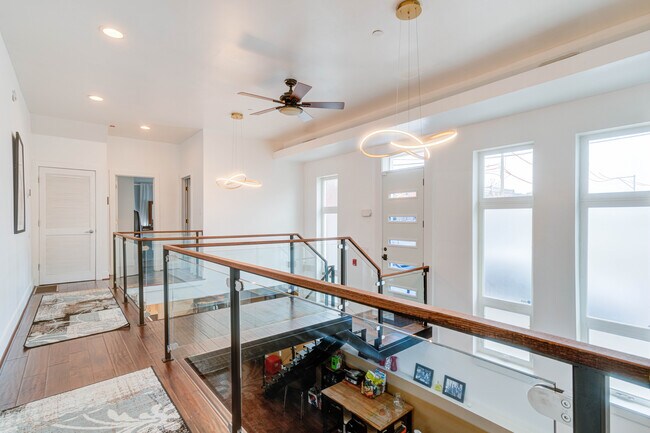 Foto del edificio - 2601 E Hagert St