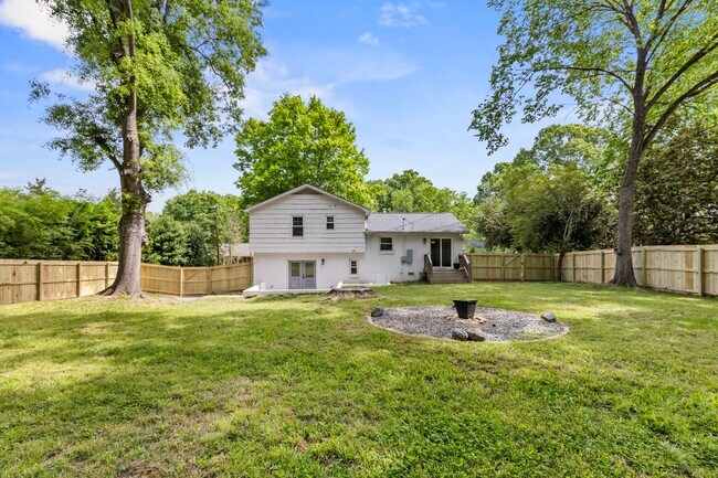 Building Photo - Discover Tranquil Luxury: Your 4 Beds| 3 B...
