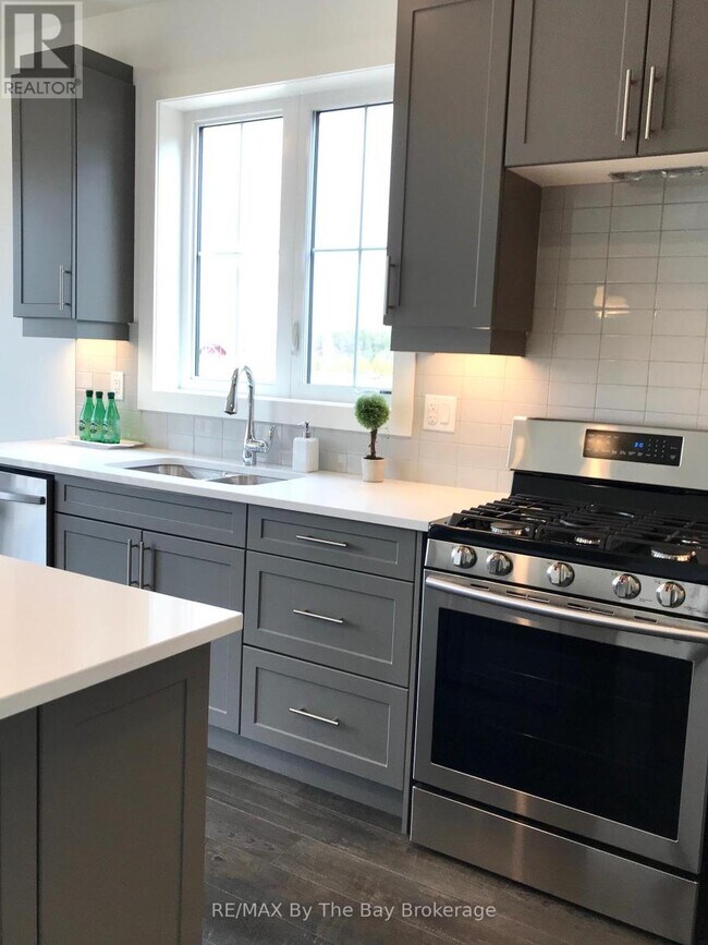 Photo du bâtiment - 154 Red Pine St.