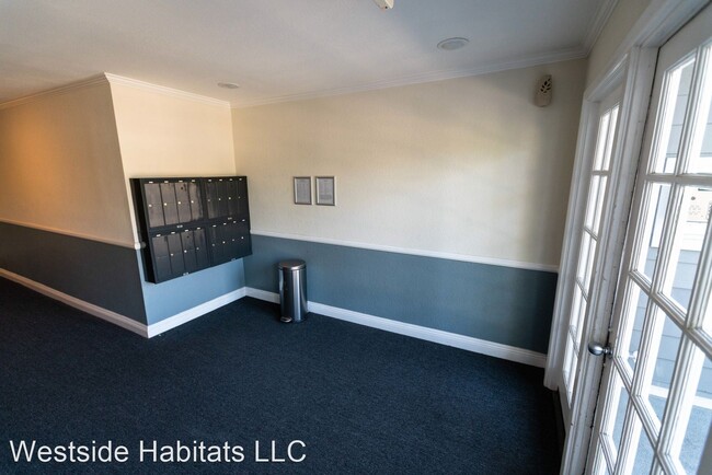 Building Photo - 14230 Victory - fully renovated unit in Va...