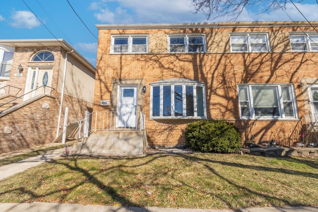 Primary Photo - 5202 W 54th St