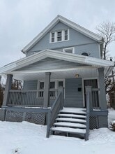 Building Photo - 1027 E 148th St