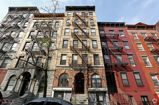 Building Photo - 63 E 7th St