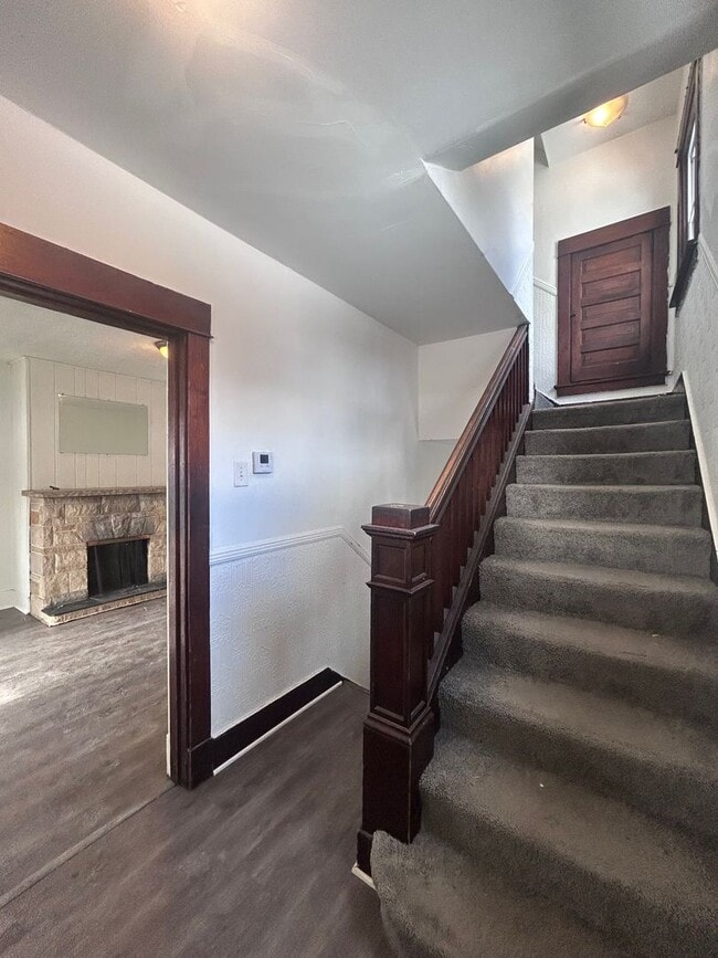 Building Photo - Updated 3 Bedroom Home l Marhsall Shadeland