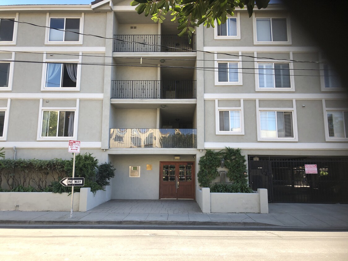 Front of Building - 2308 Schader Dr