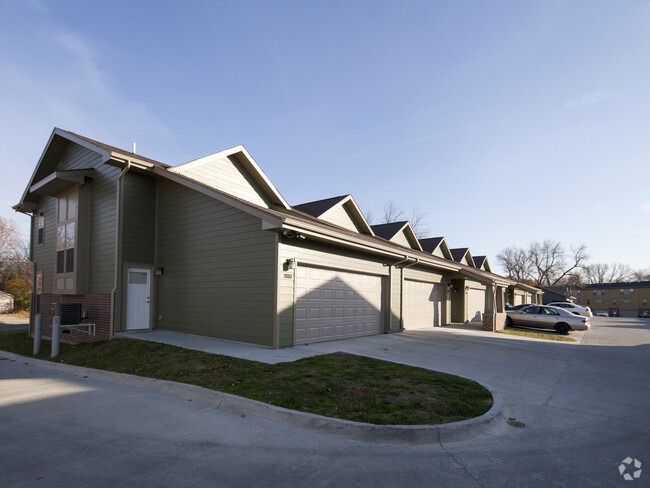 Building Photo - Southern Meadows Homes