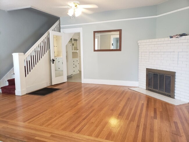 Building Photo - Immaculate 3 Bedroom, 2 Bath, 1932 sqft. H...