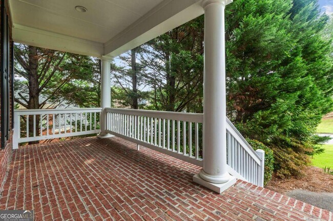 Building Photo - 660 Lake Medlock Dr