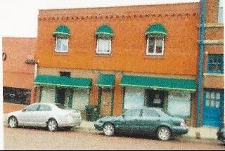 Primary Photo - 110 N Maple St