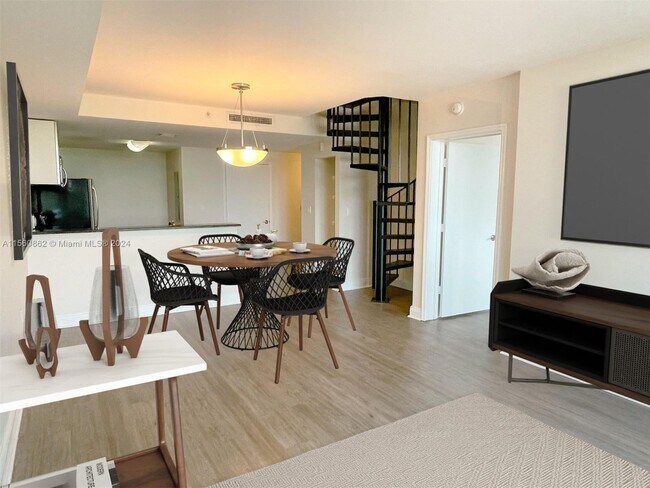 Foto del edificio - 3339 Virginia St