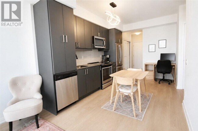 Building Photo - 7895 Jane St
