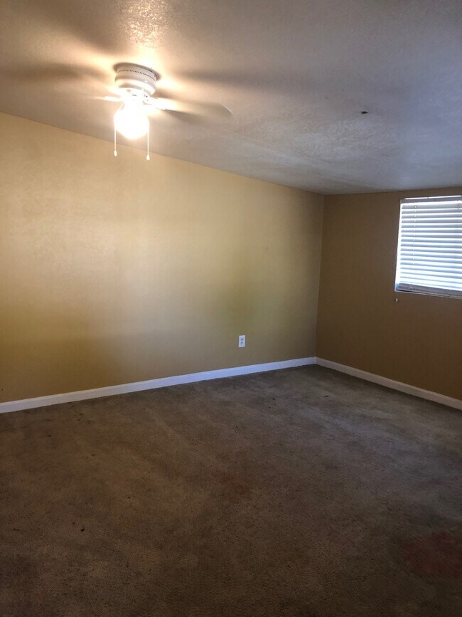 Foto del edificio - Nice 3 bed 1 bath