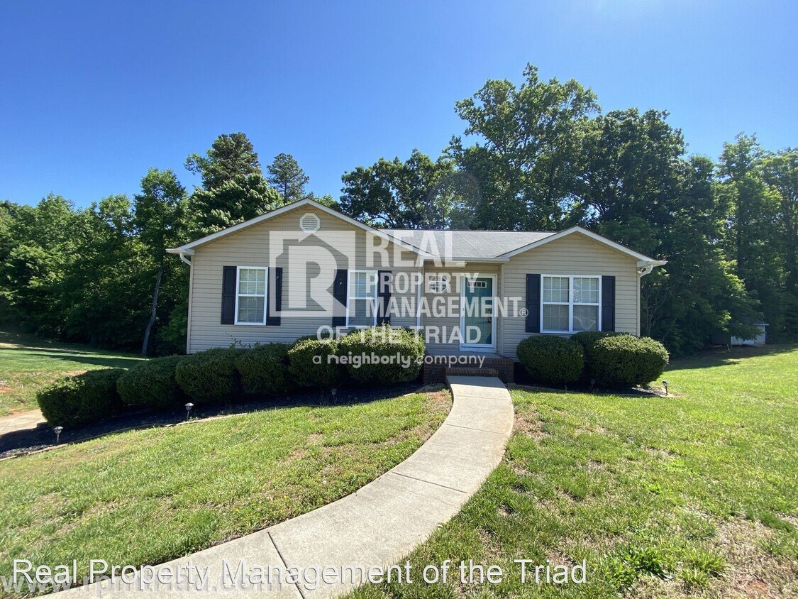 Primary Photo - 3 br, 2 bath House - 4059 Village Trace Dr