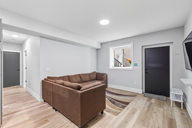 Building Photo - 18751-18754 54 Ave