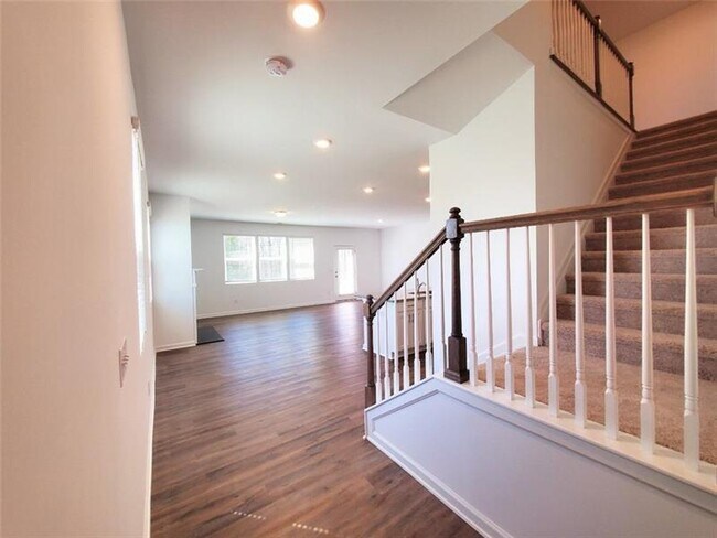 Building Photo - 5830 Flint Ln