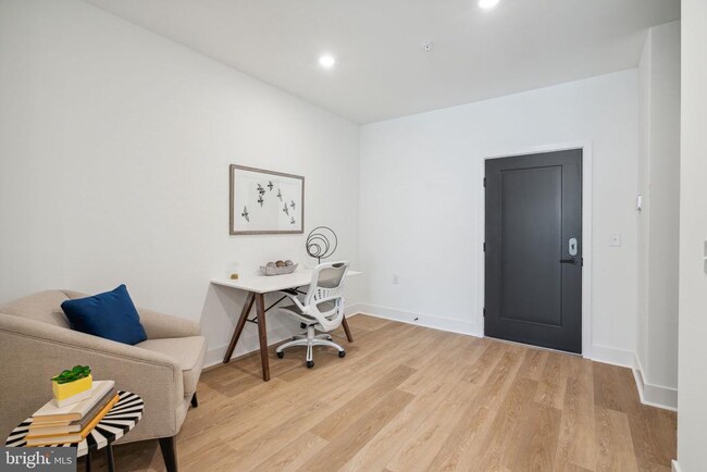 Foto del edificio - 1419 W Grange Ave