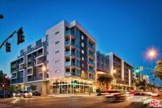Building Photo - 7141 Santa Monica Blvd