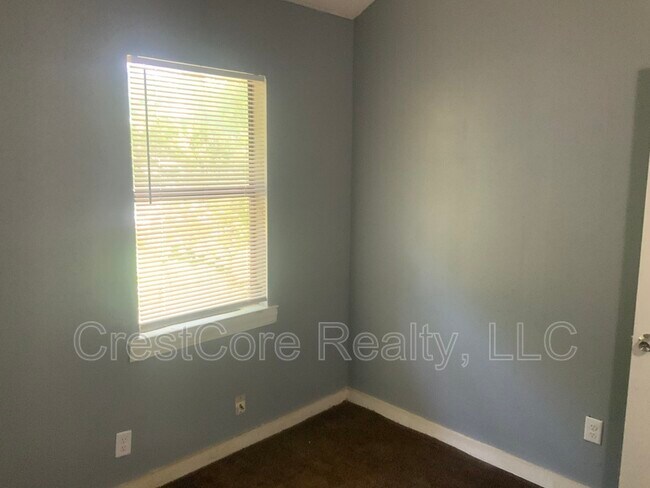 Building Photo - 401 N Manassas St