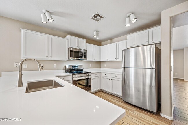 Foto del edificio - 11579 W Oglesby Ave