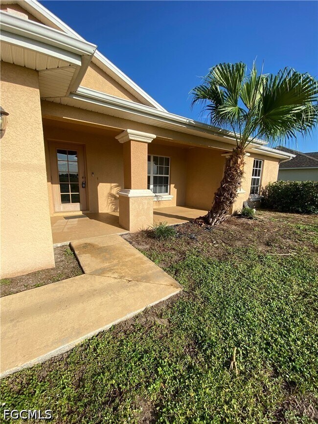 Building Photo - 1104 NW 11th Pl