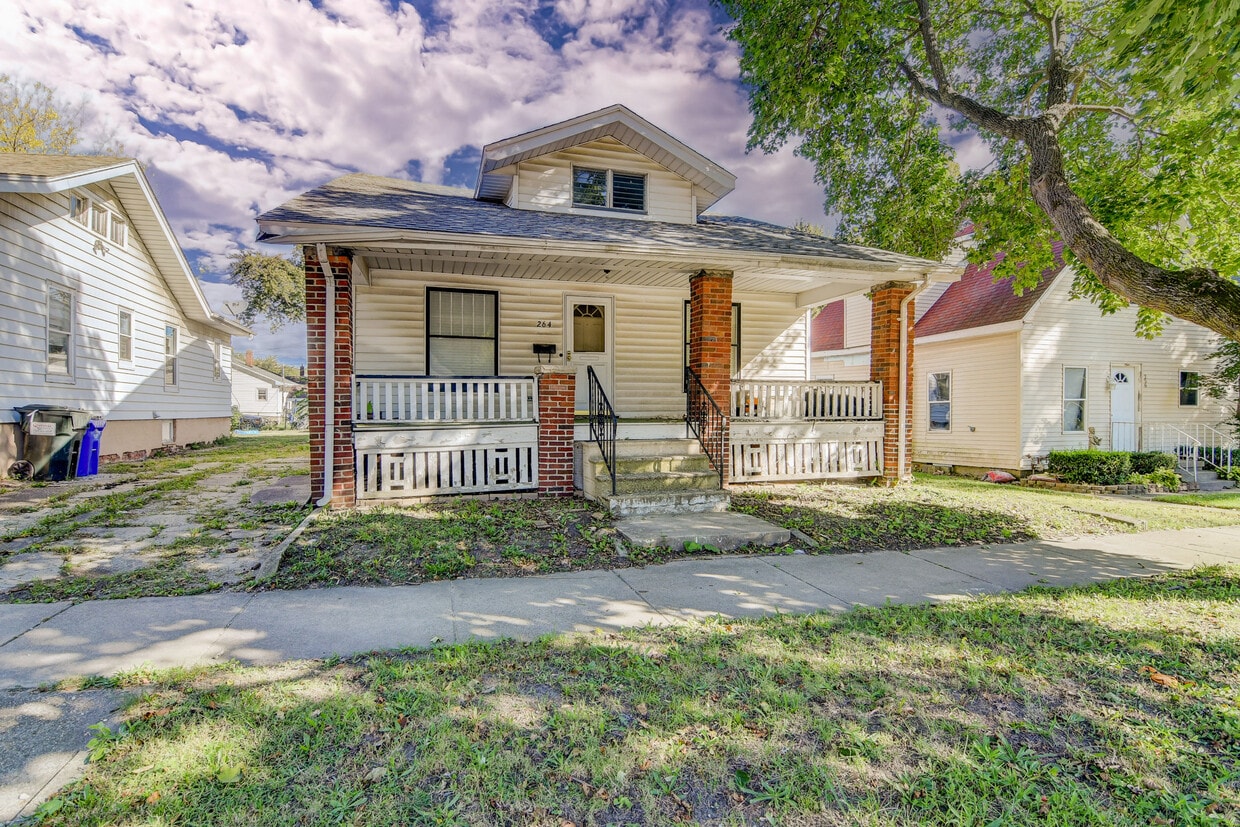 264 W Harrison Ave, Decatur, IL 62526 House Rental in Decatur, IL