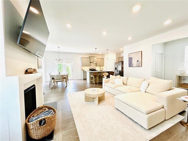 Foto del edificio - 140 Woodhouse Cir