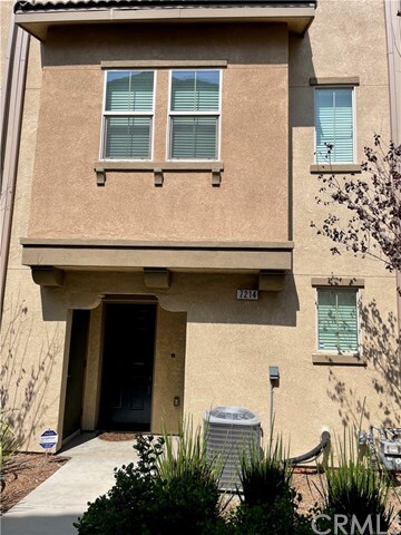 Building Photo - 7214 N Chestnut Ln