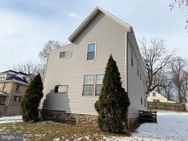 Building Photo - 5906 Benton Heights Ave