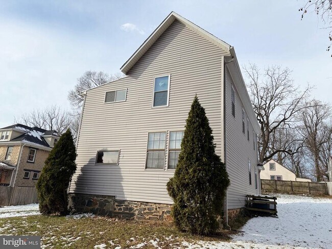 Foto del edificio - 5906 Benton Heights Ave