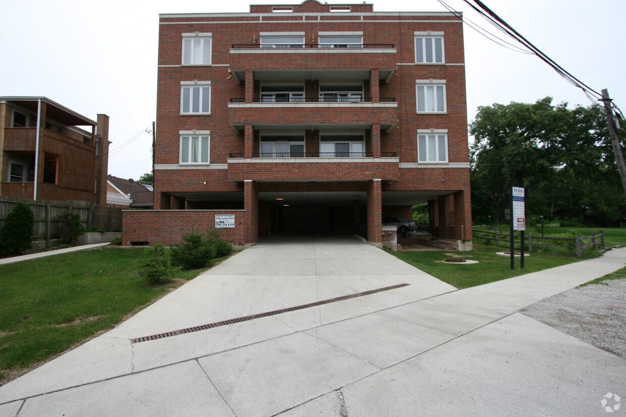 Foto del edificio - Riverwest Apartments