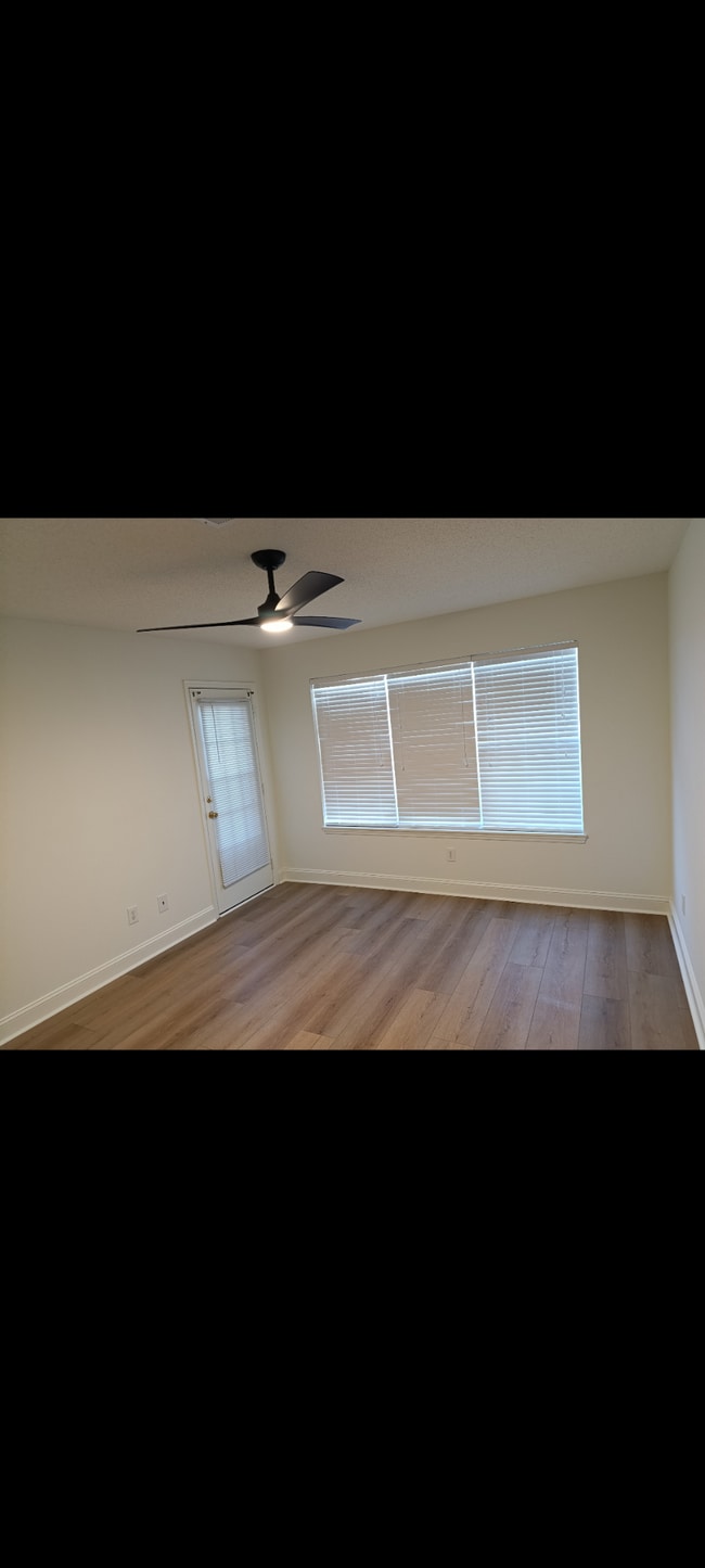 Foto del edificio - 4940 Windsor Green Way