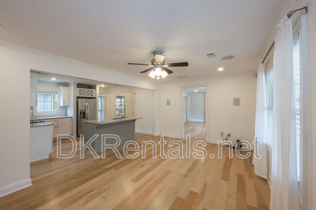 Foto del edificio - 1895 Flat Shoals Rd SE