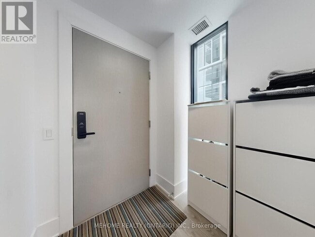 Building Photo - 118 Merchants' Wharf