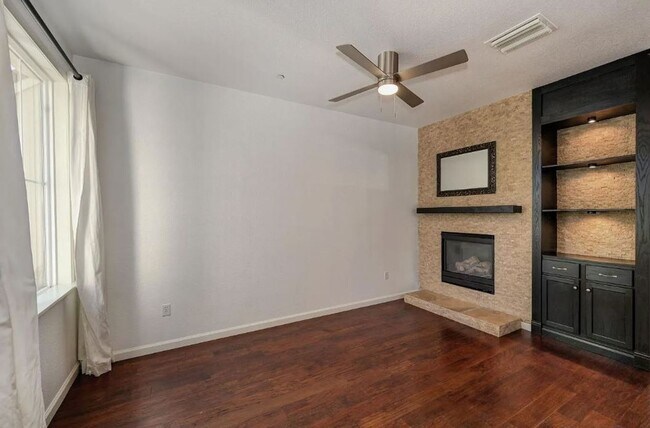 Foto del edificio - Experience Esplanade! Premier Townhome Com...