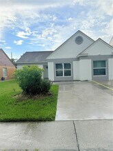 Building Photo - 2130 Redleaf Dr