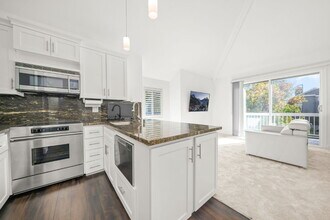 Building Photo - 20341 Bluffside Cir