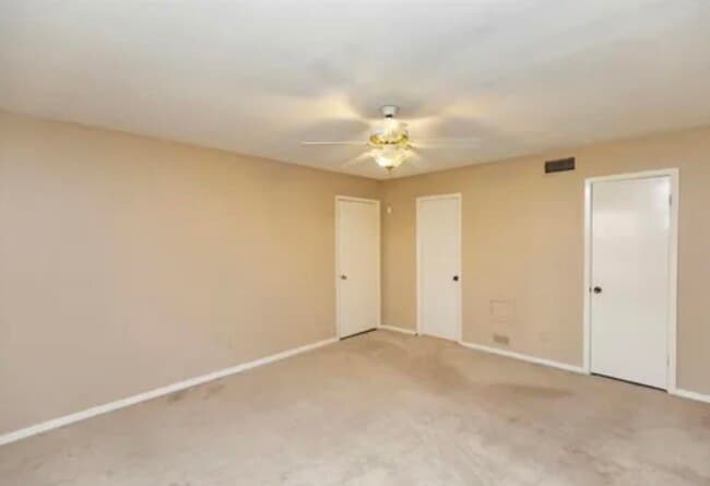 Building Photo - 5975 Townhouse Ln