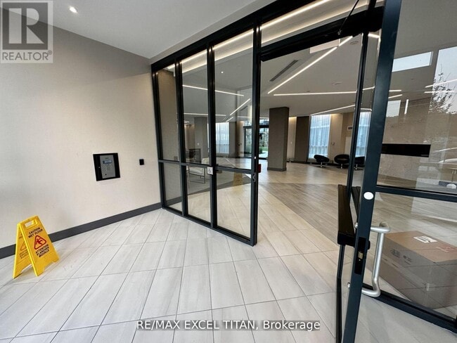 Building Photo - 415 Sea Ray Ave