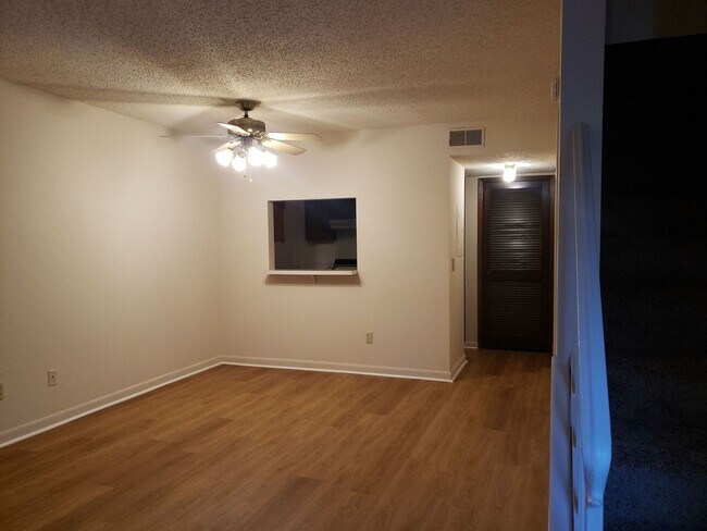 Foto del edificio - 1 Bedroom, 1.5 Bath Townhouse