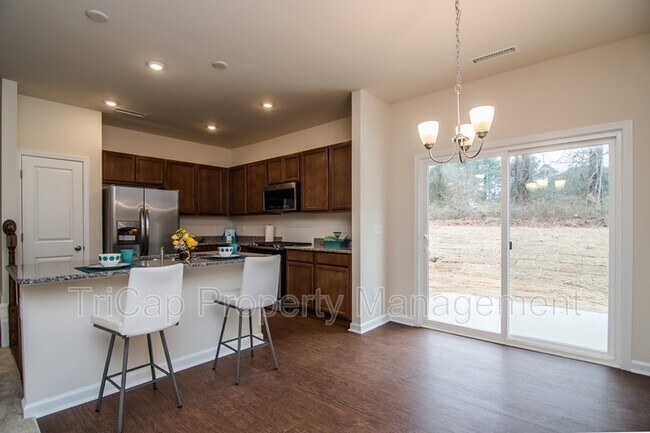 Foto del edificio - 283 White Oak Ridge Dr