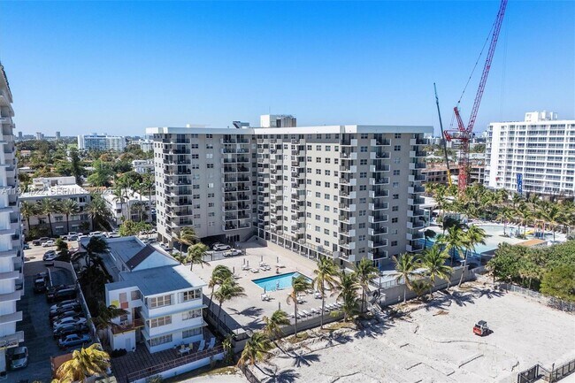 Foto del edificio - 9273 Collins Ave