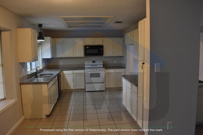 Building Photo - AVAILABLE NOW!!! Lovely 3-bedroom, 2.5-bat...