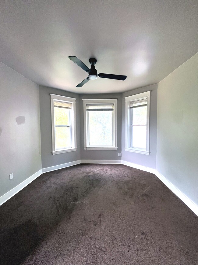 Living room - 5735 S Marshfield Ave